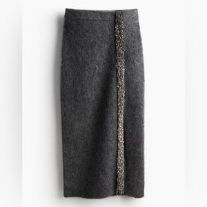 H&M a/w 2024 edition bead detail knit skirt. Size L